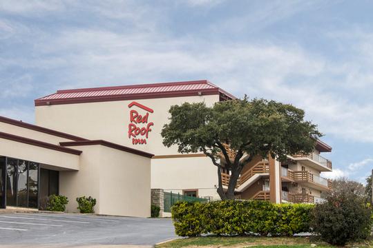 Red Roof Inn - 