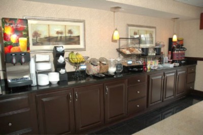 Comfort Inn Memphis - Begin Your Day With Our Breakfast