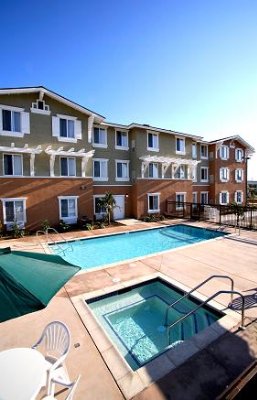 Grandstay Residential Suites Hotel - 