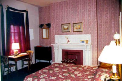 Room With One Queen Bed