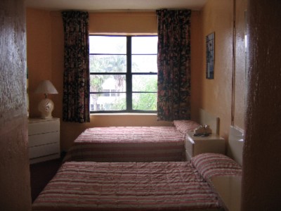 2 Double Beds Main Street View
