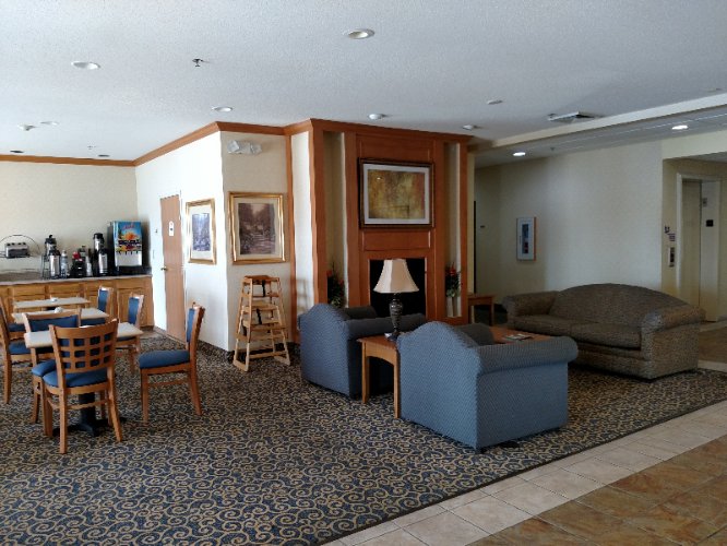 Best Western Napoleon Inn & Suites - 