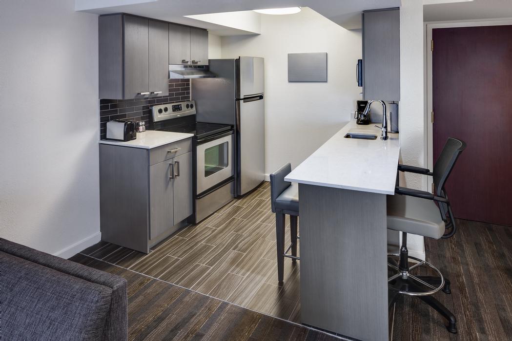 Hyatt Summerfield Suites - 