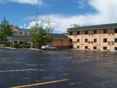 Helena Super 8 Front Of Building