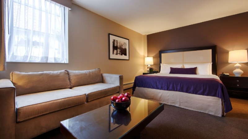 The Andrew Hotel - Living Area Of Jr. Suite