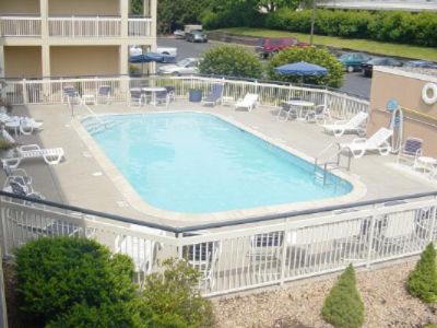 Redroof Inn Cedar Rapids - Pool