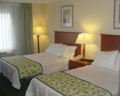 Redroof Inn Cedar Rapids - Double Bed