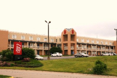 Redroof Inn Cedar Rapids - Redroof Exterior