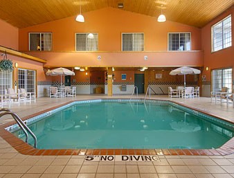 Ramada Hayward - Swimming Pool