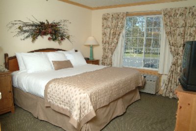 Ramada Hayward - King Bedroom