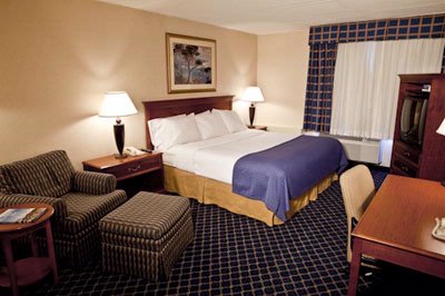 Holiday Inn Ronkonkoma - 