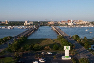 Holiday Inn Riverview - 