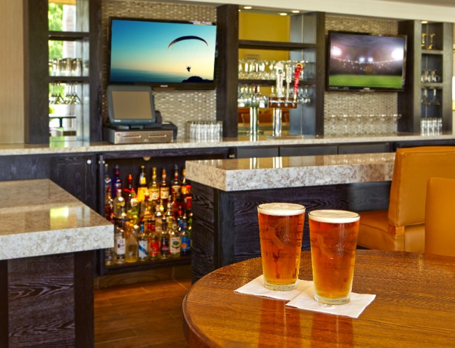 Holiday Inn & Suites Santa Maria - Upgrades To One Bedroom Suite Available