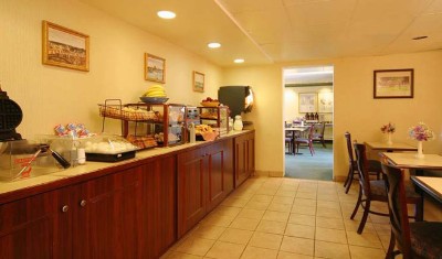 Boston / Lexington Quality Inn & Suites - Full-continental Breakfast