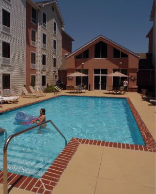 Hampton Inn & Suites - Swimming Pool