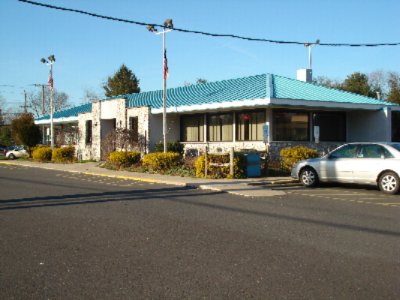 Howard Johnson Inn - Michael's Family Restaurant