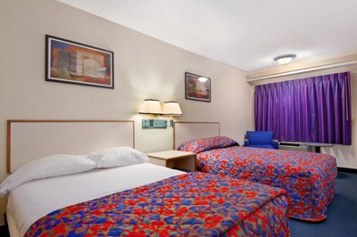 Red Roof Inn - Standard Double Room