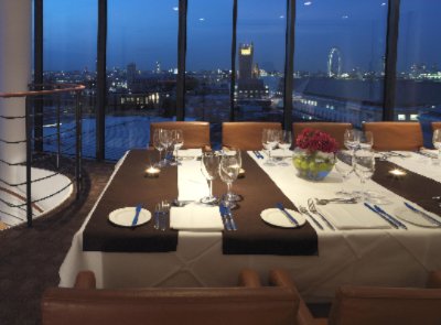 City Inn Westminster - Sky Lounge At Twilight