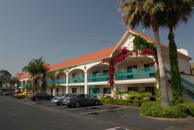 Dynasty Suites Redlands Hotel - 
