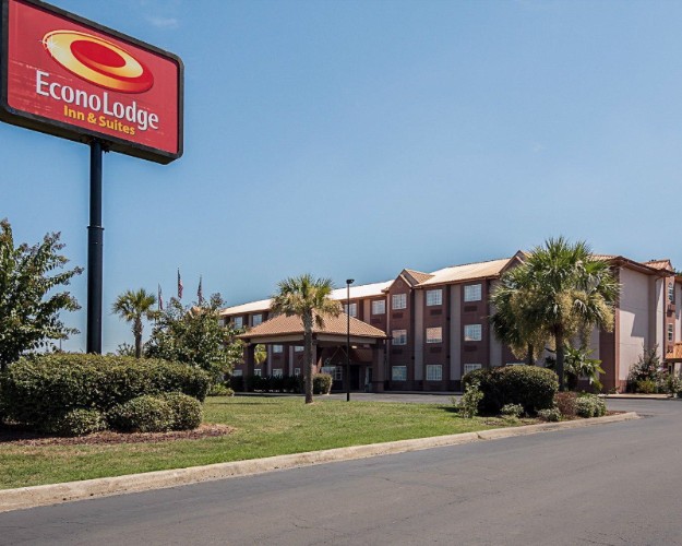 Econo Lodge Inn & Suites - Out Look