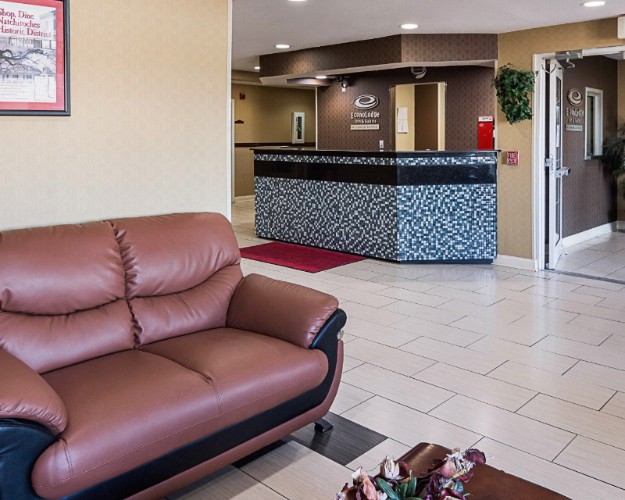 Econo Lodge Inn & Suites - Business Center