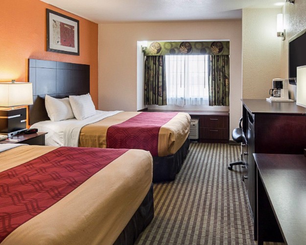 Econo Lodge Inn & Suites - Break Fast
