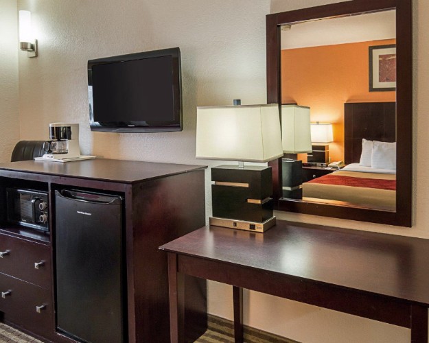 Econo Lodge Inn & Suites - Swimmingpool