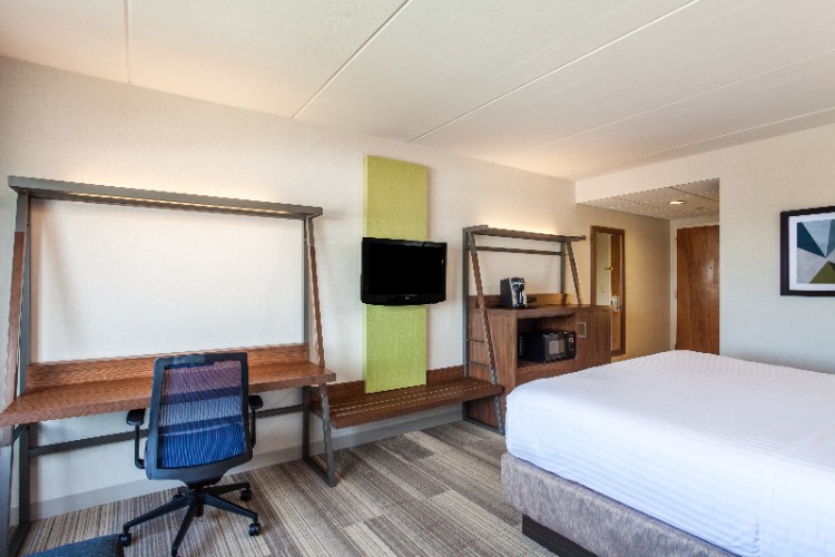 Holiday Inn Express Hauppauge - 