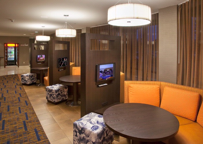 Courtyard by Marriott - Breakast Area