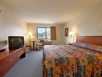 Super 8 Motel - 
