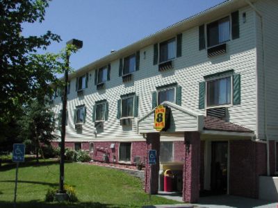 Super 8 Motel - 