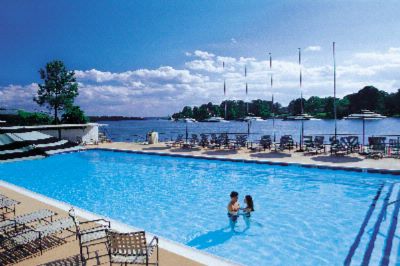 The Tides Inn - Pool Area