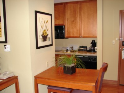 Homewood Suites by Hilton Irving / Dfw Airport - Suite Kitchen/dinning Table