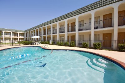 Days Inn Texas Stadium - Large Pool