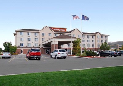 Comfort Suites Airport - Hotel Exterior
