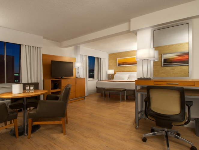 Free Airport Hotel Shuttle