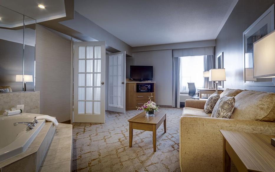 Monte Carlo Inn Vaughan Suites - Louis Xiv