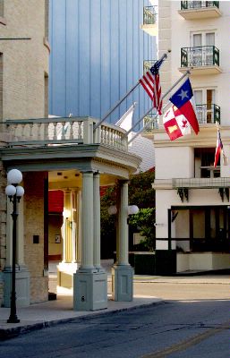 The Historic Crockett Hotel - Crockett Street Secondary Entrance