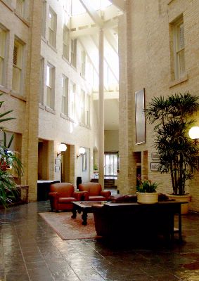 The Historic Crockett Hotel - Lobby