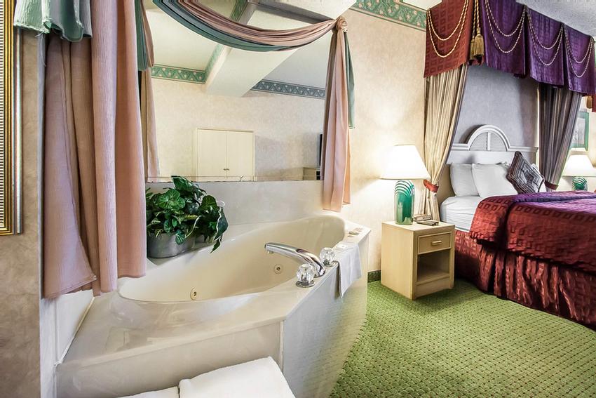 Branson Clarion Hotel & Conference Center - Standard Room