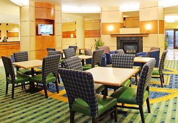 Springhill Suites Longmont - Suite Seasons Breakfast & Lobby