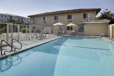 Days Inn Buena Park - 