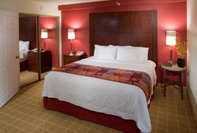 Residence Inn Seattle Downtown Lake Union - One Bedroom Suite Sleeping Area