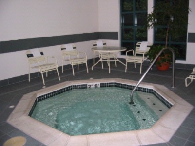 Courtyard by Marriott - Indoor Spa
