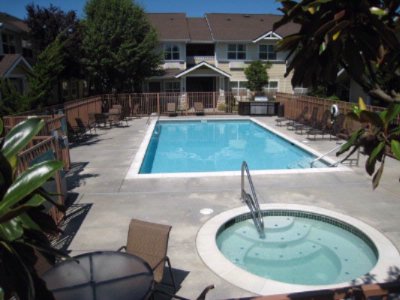 Towneplace Suites Seattle North Mukilteo - Outdoor Pool And Spa