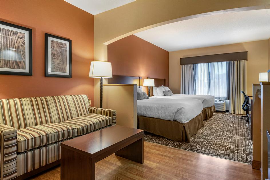 Best Western Chelsea Inn & Suites - Lobby