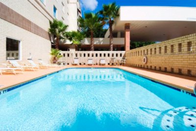 Embassy Suites Hotel - Pool