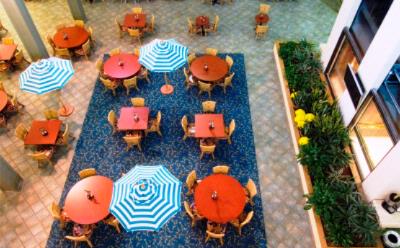 Embassy Suites Hotel - Breakfast Atrium