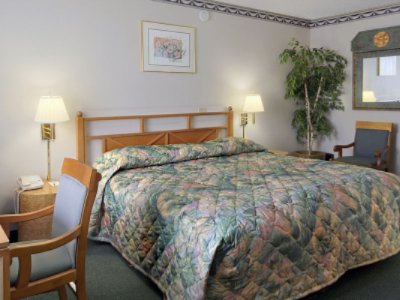 Mission Valley Travelodge - Deluxe King Unit