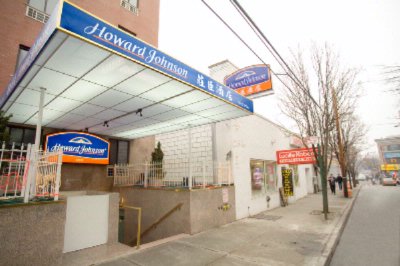 Howard Johnson Flushing No 16485 - Front View